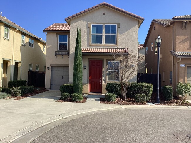 Photo - 1587 Etchings Way