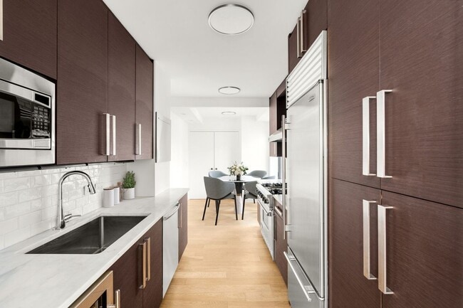 Photo - 211 Madison Ave