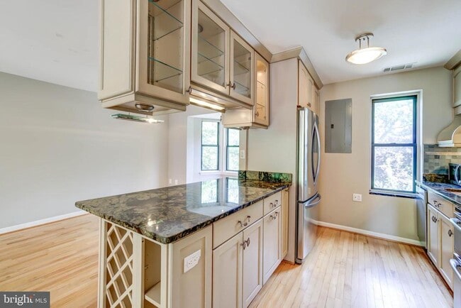 Photo - 1325 13th St NW Unidad 28