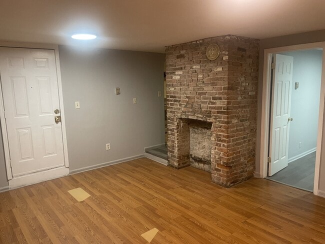 Photo - 146 Clinton St