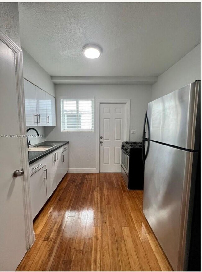 Photo - 7315 Carlyle Ave Unit 10