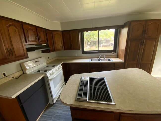 Photo - 925 Chandler St