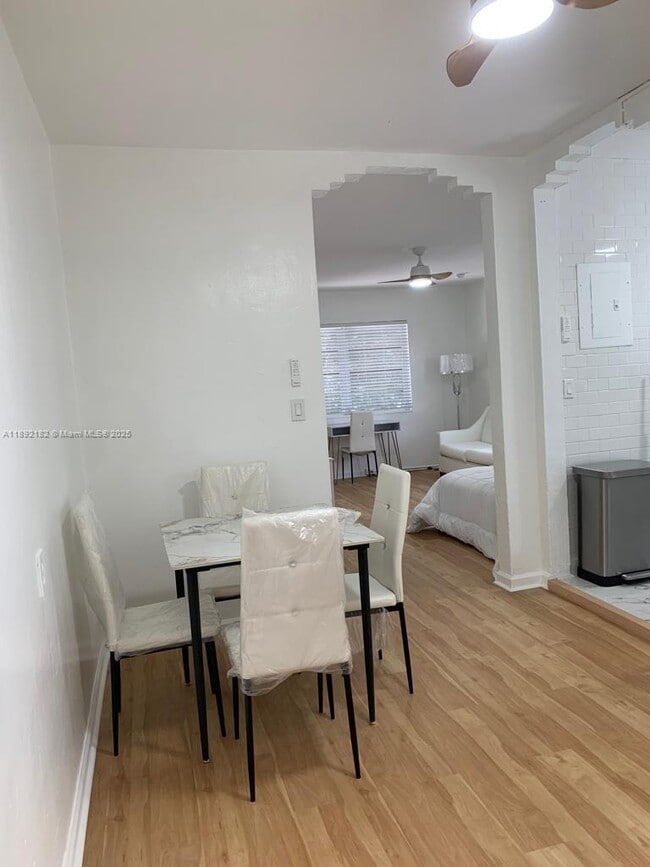 Building Photo - 545 Michigan Ave Unit 4