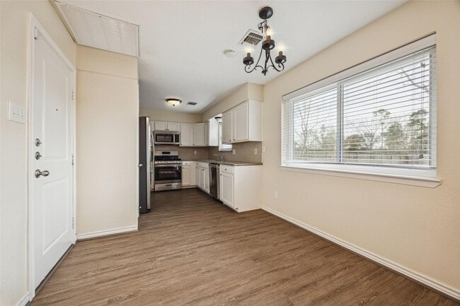 Photo - 103 Brigadoon Ln