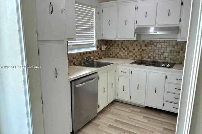 Photo - 609 S State Rd 7 Unidad 2D