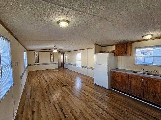 Photo - 243 Maverick Ln