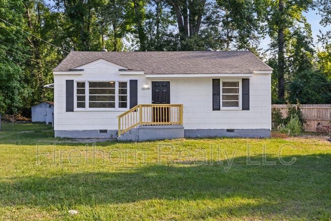 Building Photo - 2541 Rhodes Dr