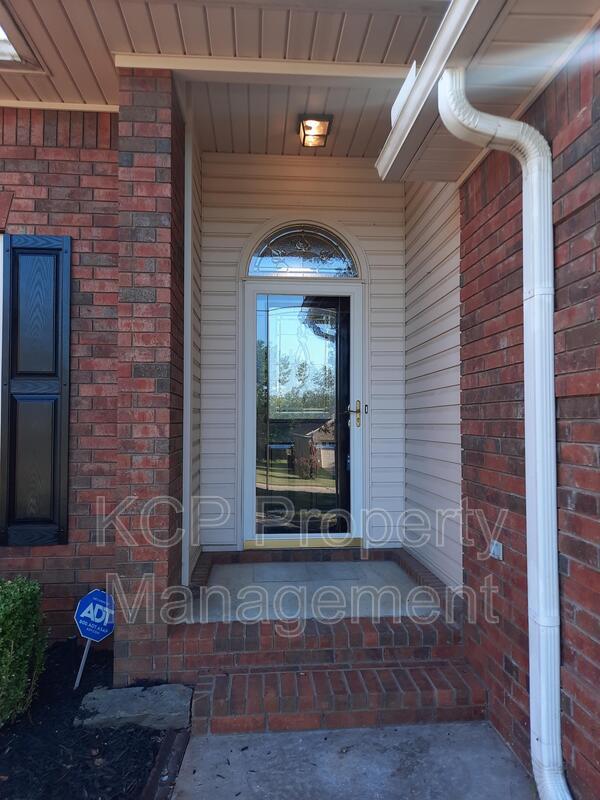 Photo - 2109 Barrington Dr