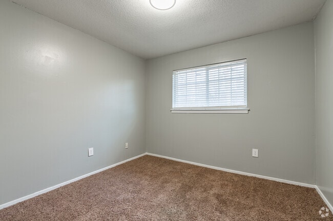 2BR, 2BA - 869SF - Lexington Apartments