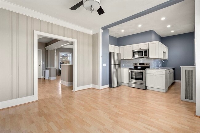 Building Photo - 73 Grovers Ave Unit 1