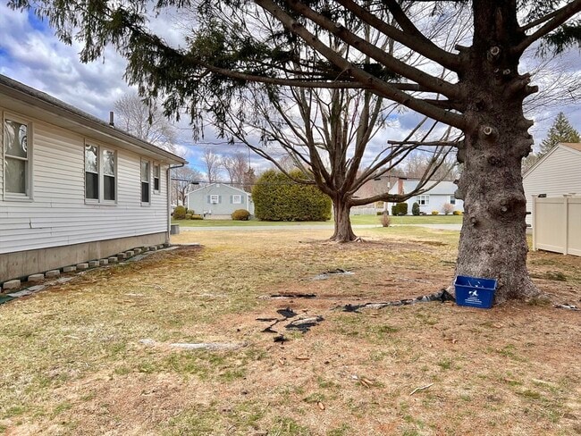 Photo - 470 Pleasant St