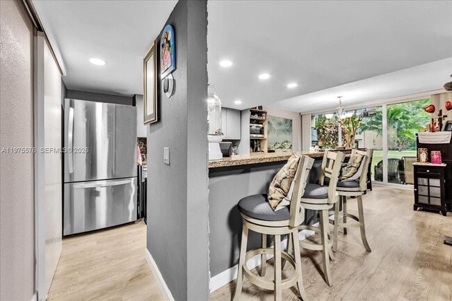 Photo - 9410 Live Oak Pl