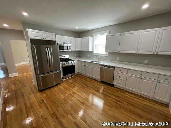 Building Photo - 366 Highland Ave Unit 3