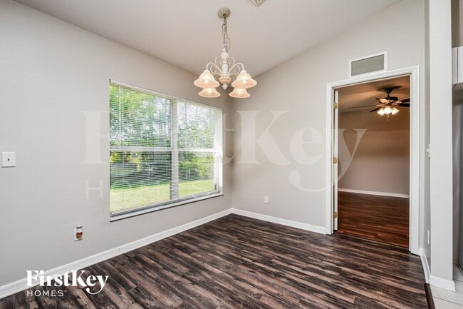 Photo - 218 Manatee St