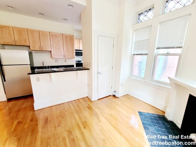 Photo - 195 Commonwealth Ave Unit 1