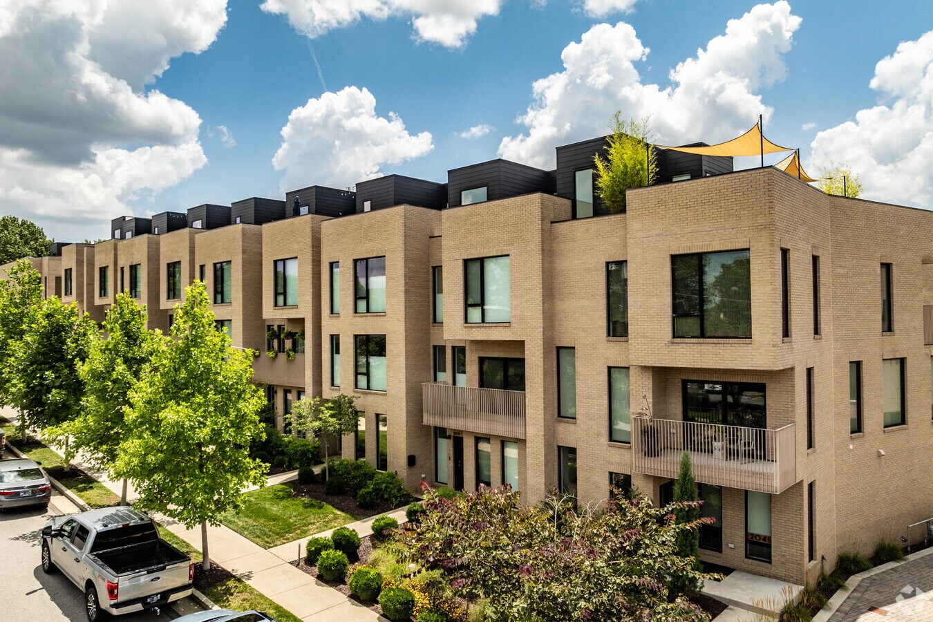 Linden Row - Linden Row Apartments