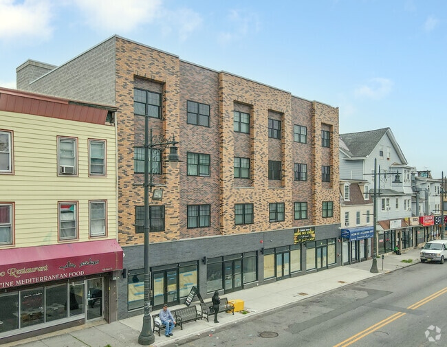 Photo - 941-945 Main St