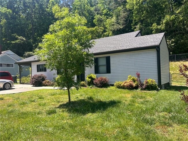 Building Photo - 119 Hogan Rd