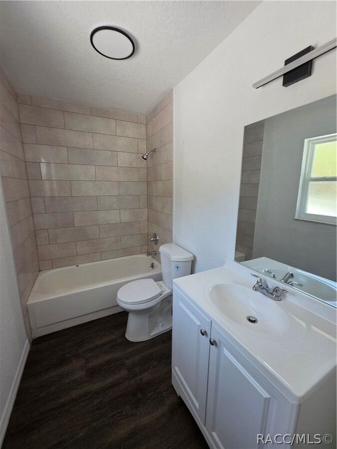 Photo - 645 NE 10th St