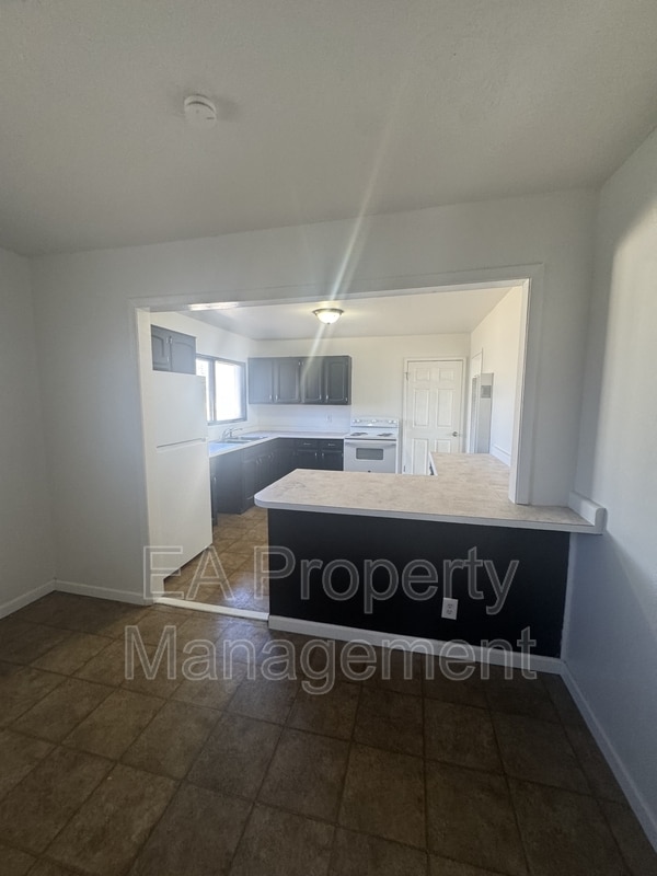 Photo - 10017 Los Arboles Ave NE