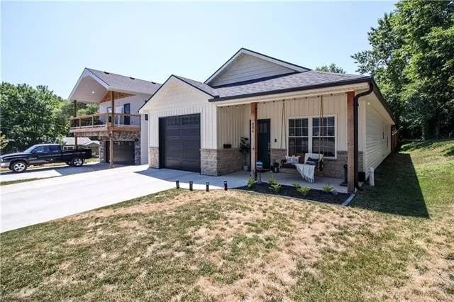 Photo - 406 W Market St