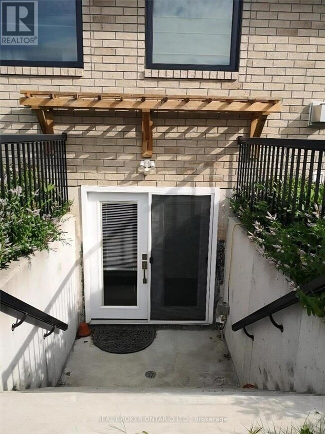 Photo - 118 Sandringham Dr