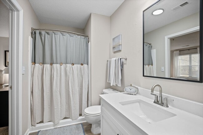 Northlake Apartments