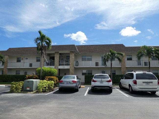 Building Photo - 9855 Sandalfoot Blvd Unit 306 Rental