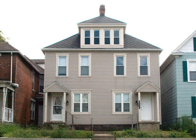 House Front - 1374 Summit St Unit 1374 Summit Street