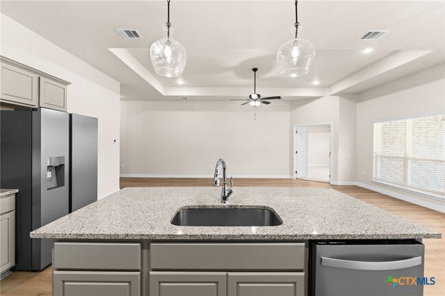 Building Photo - 1634 Dryden Ave