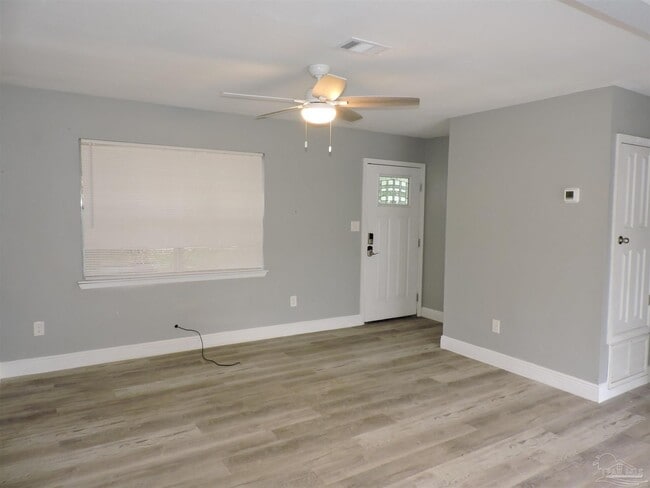 Photo - 603 N Crow Rd