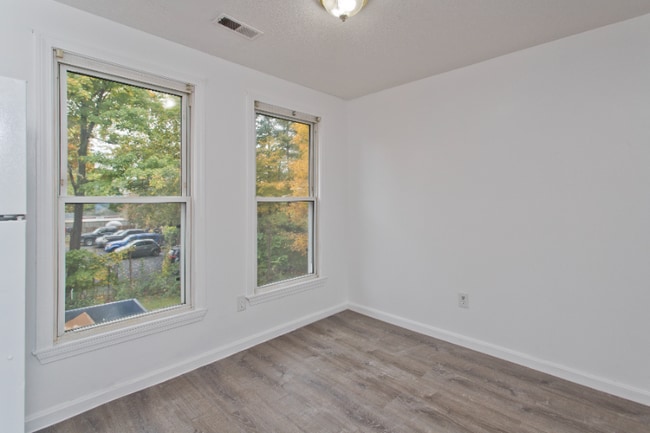 Photo - 18 Bates St Unidad Second Floor Rear