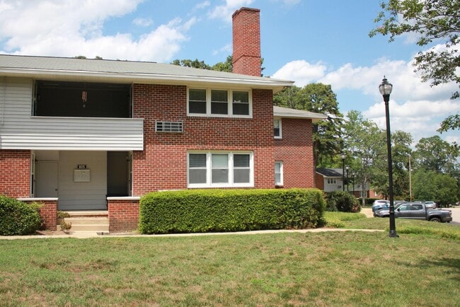 Photo - 805 Daniels St