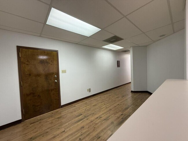 Photo - 4323 Division Street