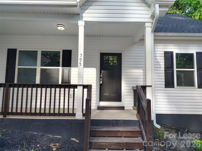Photo - 595 Foxwood Dr SE