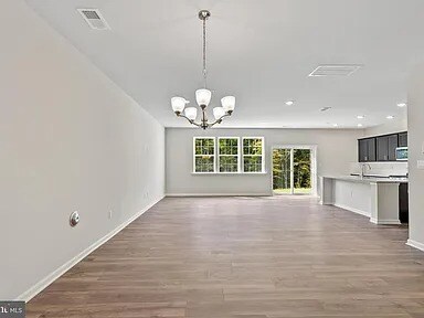 Photo - 225 Correri St