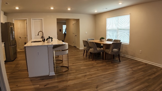 Photo - 214 Wintersweet Wy
