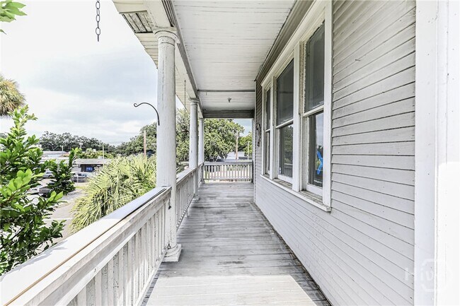 Photo - 316 W 40th St