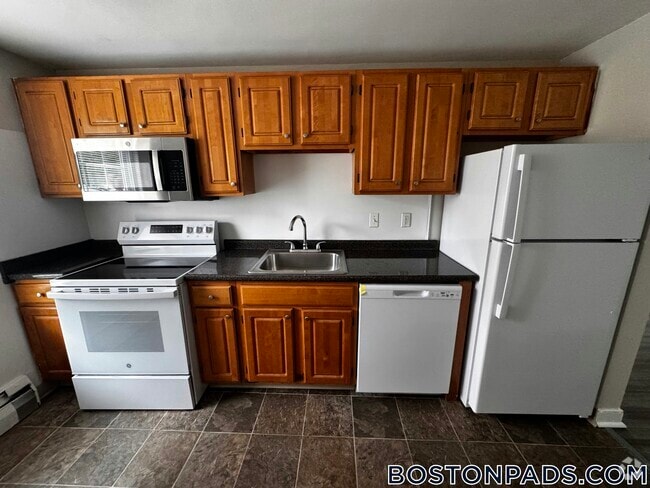 Building Photo - 10 Totman Dr Rental