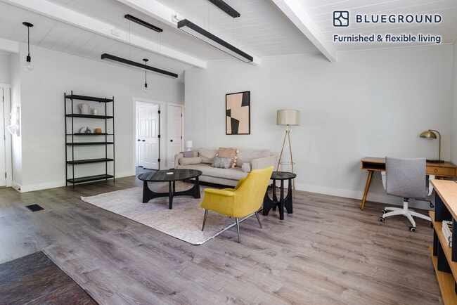 Photo - 1772 Eisenhower St Unidad FL0-ID1686