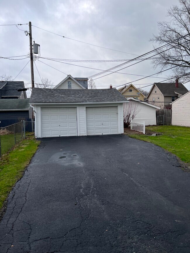 Photo - 17430 Woodford Ave Unidad 2