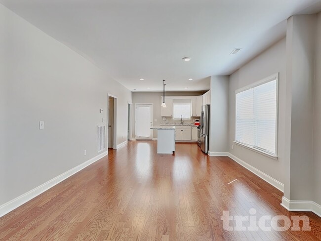 Photo - 1363 Coates Ln