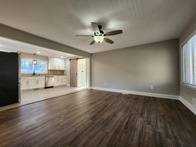 Photo - 1020 Woodvale Dr