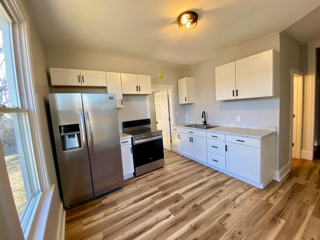 Photo - 317 Grove St