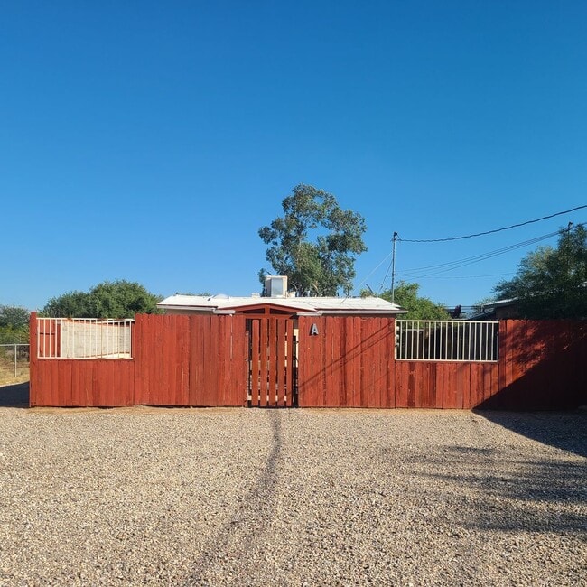 Building Photo - Cozy 2 bedroom 1 bathroom Unit Estrella2924-A