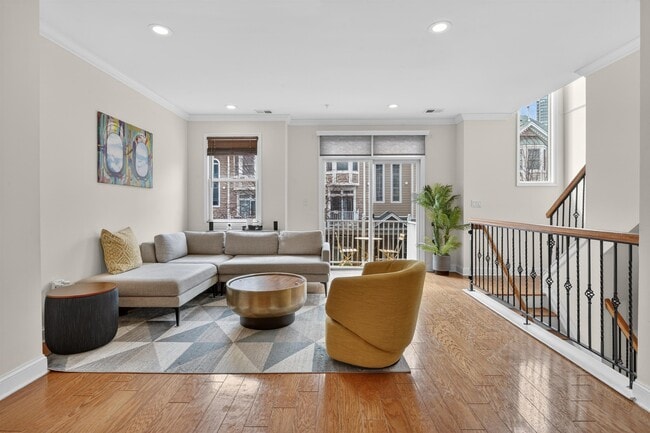 Photo - 354 Oswego Ct