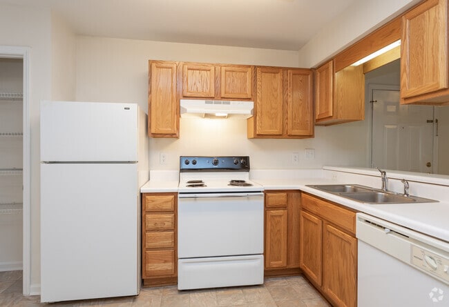 2BR, 2BA - 950SF- Kitchen