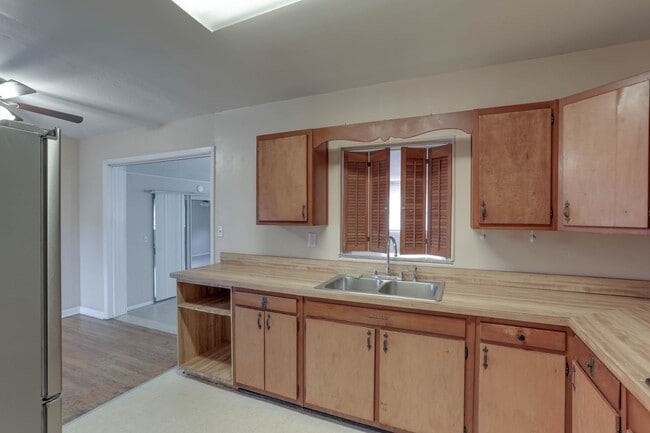 Photo - 1704 Edmundshire Rd