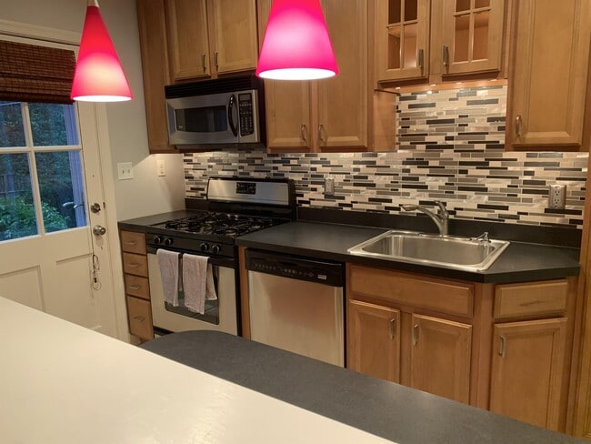 Photo - 8319 Hillendale Rd