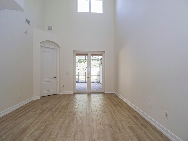 Photo - 1915 Bridgepointe Cir